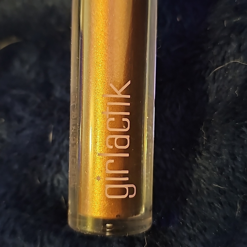 Girlactik Metallic Eye Shadow Stick